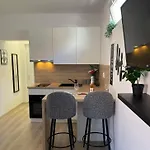 Апартаменты Apartman's M4 By The Sea