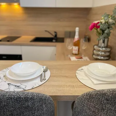 Apartman's M4 By The Sea Apartament Kali