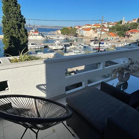 Apartman Apartman's M4 By The Sea *